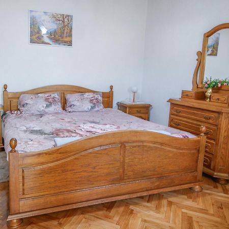 Apartman Marta I Soba Maja Gradiste Kültér fotó
