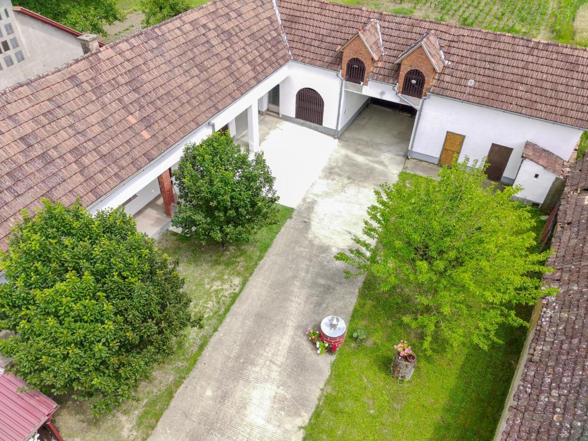 Apartman Marta I Soba Maja Gradiste Kültér fotó