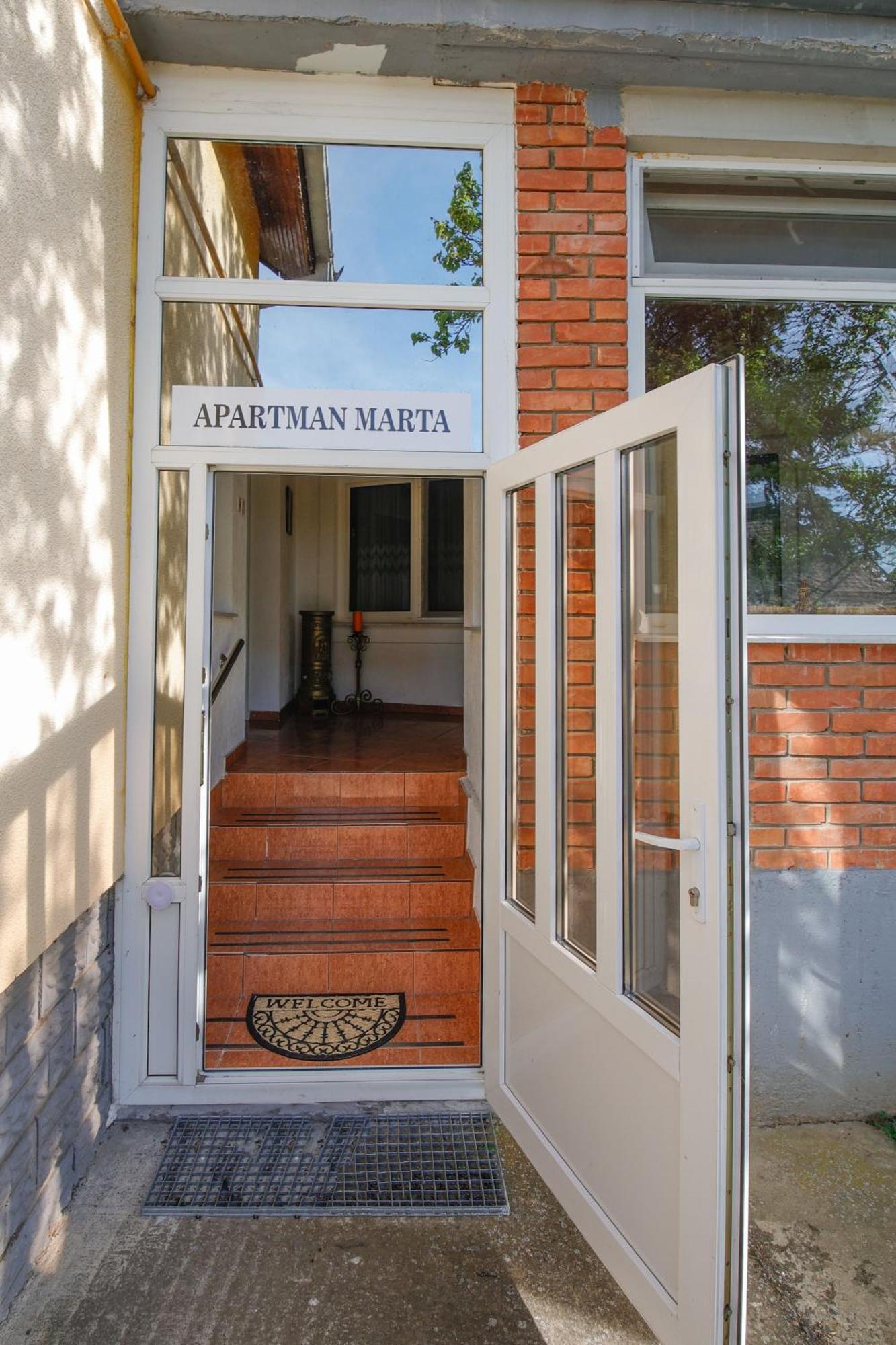 Apartman Marta I Soba Maja Gradiste Kültér fotó