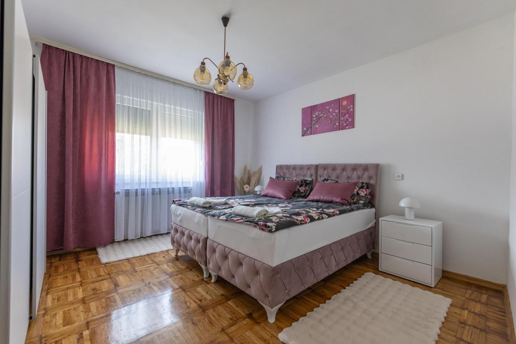 Apartman Marta I Soba Maja Gradiste Kültér fotó