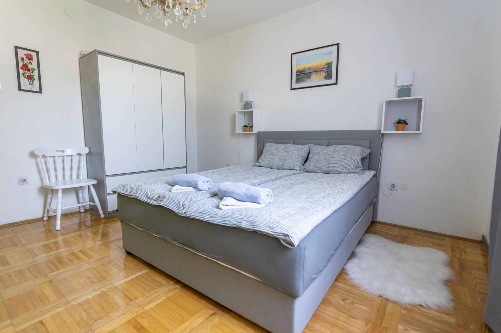 Apartman Marta I Soba Maja Gradiste Kültér fotó